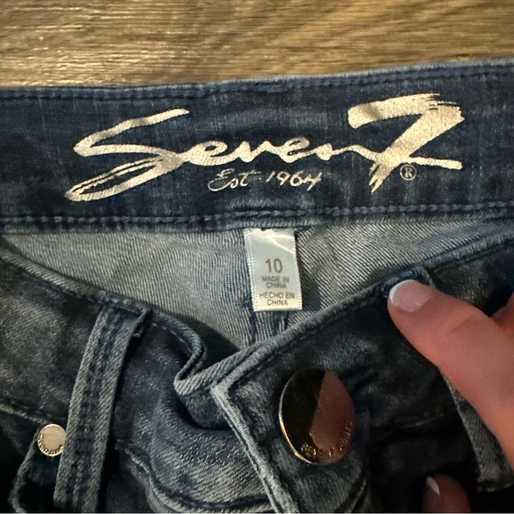 Seven7 Blue Jeans with Classic Denim Stitching and High-Quality Construction